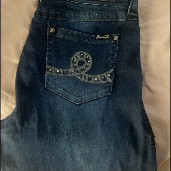 Jeans - Picture 3 of 4